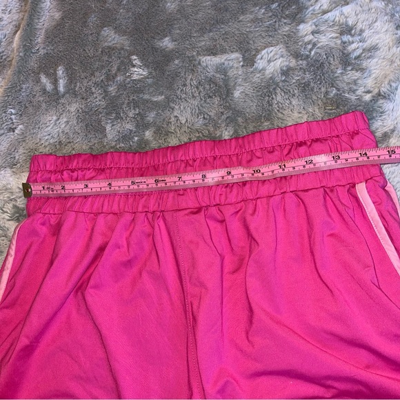 Pink Reebok Running Shorts w/ Pockets Size Medium - Picture 7 of 9